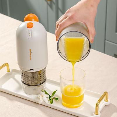 China Car USB Rechargeable Electric Fruit Juice Extractor Portable Commercial Citrus Handheld Vegetable Juicer for sale