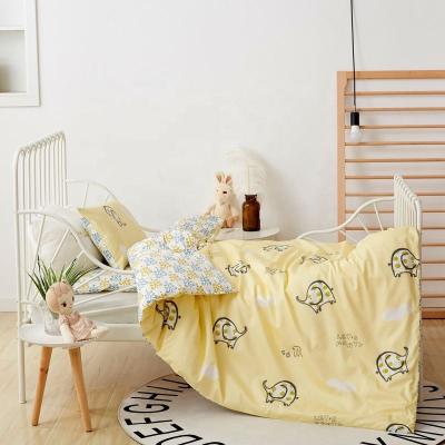 China Giraffe Bedding Cotton Sheet Baby Crib Nondisposable Crib Bedding for sale