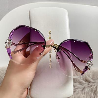 China Fashion Sunglasses 2022 New Style Diamond Rimless Sunglasses Ray Ban Sunglass Designer Women Custom Luxury Sunglasses for sale