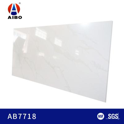 China 3200*1600MM Lightning Patterned White Calacatta Quartz For Kitchen for sale