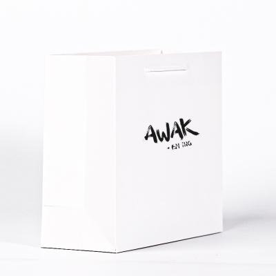 China Recycled materials pure white universal multi-size thickened white cardboard paper bag with printable logo for sale