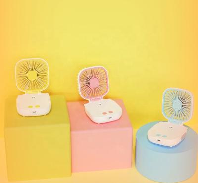 China Fan With Hot Sale Portable Handy Macaron Humidifier Mini Fan With Base Suitable For Desktop, Hike, Outdoor for sale