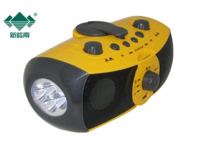 China FM Radio Multifunctional Player Crank Powered Flashlight For Earthquake for sale