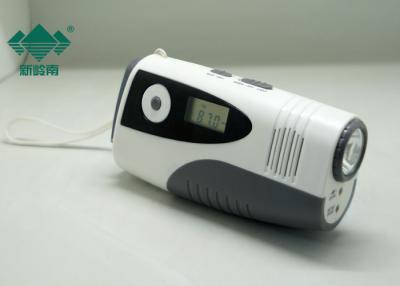 中国 多機能の緊急のダイナモのクランクの懐中電燈のラジオ AM FM の天候のラジオ 販売のため