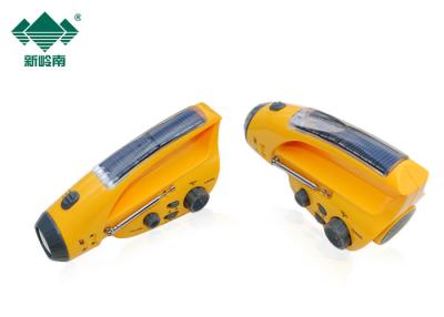 China Portable Battery Free Rechargeable Flashlight Radio Emergency Hand Crank Radio for sale