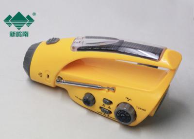 China Survival Cranking AM FM Flashlight Radio Weather , Wind Up Solar Powered Radio for sale