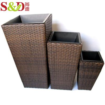 China Eco-friendly hottest selling durable and waterproof home and garden rattan plant flower pot for sale