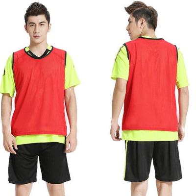 China 12pcs Crew Neck Football Team Bibs Youth Sports Practice Invest Training Vest Football Tank Tops Team Training Bibs All Gender for sale