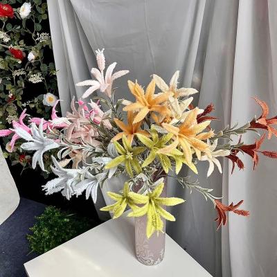 China Artificial Silk Wedding Decorations Lily Flowers Bouquet Home Wedding Decorations Valentine's Day Gifts Home Ornamental Wedding Flower Fashion for sale