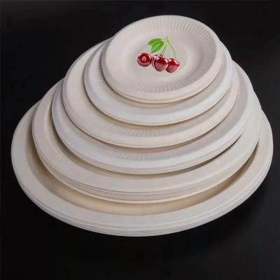 China Disposable Wedding Pulp Bagasse Biodegradable Dishes Roll Disposable Biodegradable Tableware Dishes and Cutlery for sale