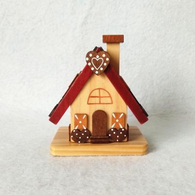 China Cute Poplar Wood Christmas Ginerbread Smoker Small for sale