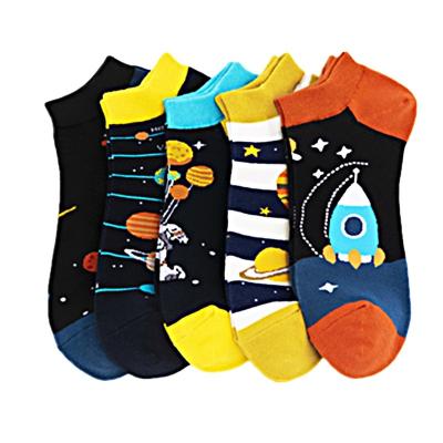 China Wholesale Custom QUICK DRY Mens High Quality Sports Funny Logo High End Design Socks Crew Happy OEM Customized Mens Clothing for sale