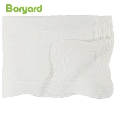 China BORYARD White Baby Comforter Anti-pilling For Baby Girls Boys Kids Factory Direct Embroidered Blanket Scalloped Edge Quilted 36