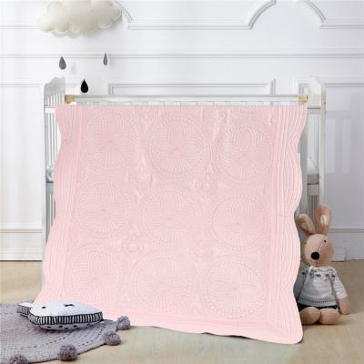 China Anti-pilling Baby Comforter For Girls Pink Color Soft Kids Embroidered Baby Scalloped Edge Blanket Quilted 36