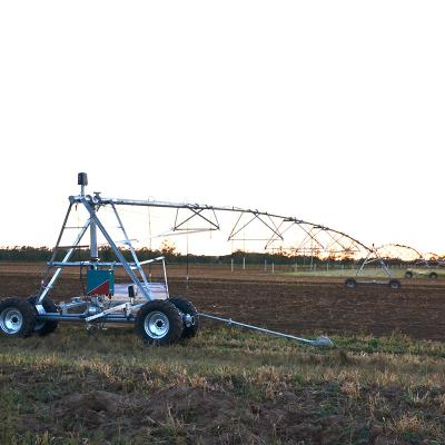 China Modern Agricultural Center Pivot or Linear Irrigation  Machine in farm irrigation Systems à venda