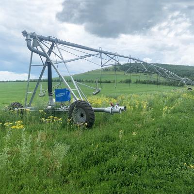 China Linear Pivot irrigation sprinkler farm irrigation system agricultural equipment for sale in China à venda