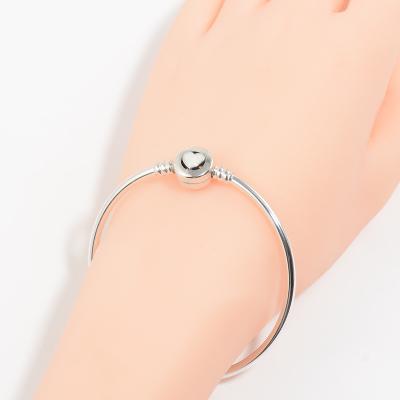 China TRENDY Round Shape 925 Enamel Clasp Snake Base Silver Bracelet for sale