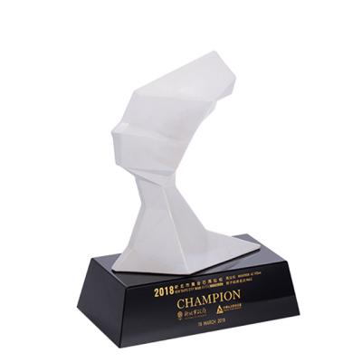 China Professional Customized Europe Resin Marathon Competition Running Queen Trophy Main Awards for sale