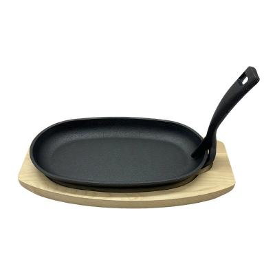 China Kitchen Restaurant Outdoor Bakery Factory Direct Sales Support Outdoor Camping BBQ Cookware with Long Handle Pre-seasoned Cast Iron Frying Pan With Wooden Tray for sale