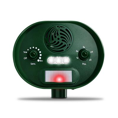 China CE Viable RoHS PIR Solar Ultrasonic Animal Repeller Electronic Outdoor With LED Flashing Light for sale