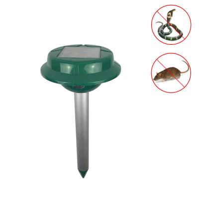 China RoHS Sustainable EMC Upgraded Waterproof Solar Powered Ultrasonic Snake Repeller for sale