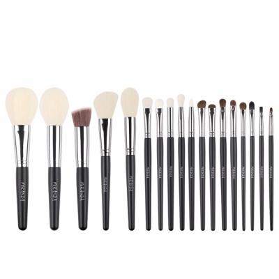 China 2021 High Quality 18pcs Professional Wooden Makeup Brush Handle Goat Hair Cangzhou Skin-friendly Brush Set for sale