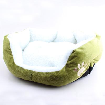 China New Design Stocked Sofa Dog Bed Custom Fluffy Dog Beds Pet Accessories for sale