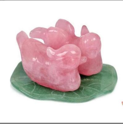 China Birds of Europe Rose Quartz Mandarin Ducks Love on Green Aventurine Lotus Leaf Fengshui Figurines for Love Stories for sale