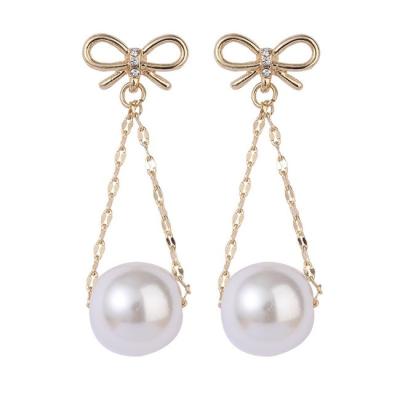 China Fashionable Pearl Arc Long Body Light Gold Women's Maps Custom Earrings For Women Earrings for sale