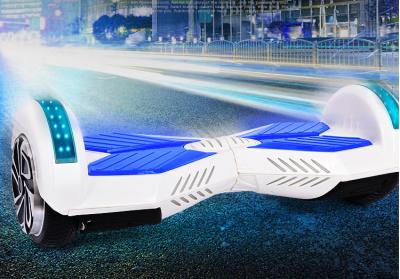 Cina Motorino d'equilibratura Hoverboard elettrico a 8 pollici di auto di due ruote con la luce del LED in vendita