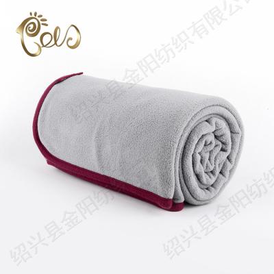 China Office Blanket Polyester Knitted Folded Red-Edged Office Blanket for sale