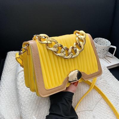 China Fashion Thick Metal Chain Cross - Body Bags For Women Leather Pleated Pocket Shoulder Bag for sale