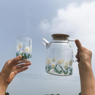 China Custom Viable Sunflower Clear Design Glass Jug Set 6Pcs For Water Drinking for sale