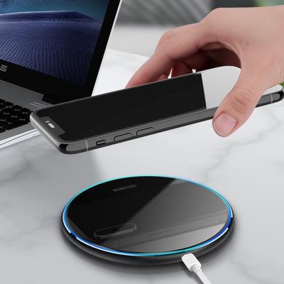 China Mobile Phone Company Gifts With Logo Wireless Charger Qi 10W 15W Iphone Samsung Fast Billing for sale