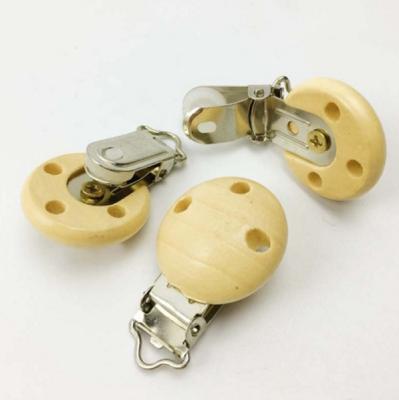 China Eco-Friendly Baby Pacifier Clip Around Clip Accessory Wooden Personalized Engraved Feeding Pacifier for sale