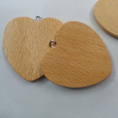 China Beech wood wooden heart shaped pendant for necklace for sale