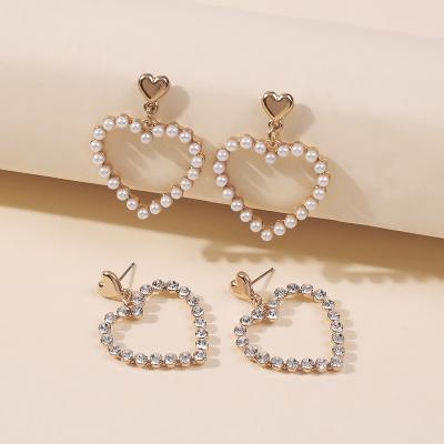 China Fashion Atmosphere Fashion Atmosphere Fashion Atmosphere Pearl Earrings Set Female Temperament Rhinestone Hot Selling Dangling Earrings for sale