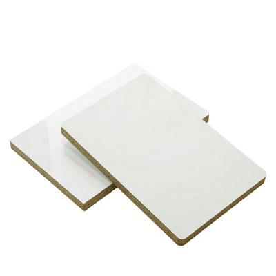 China 1220X2440mm Modern White Melamine Particleboard Melamine 16Mm Faced Chipboard for sale