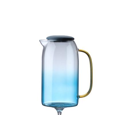 China Viable Juice And Iced Tea Beverage Hot Carafe Jug Cold Water Glass Pitcher With Lid for sale