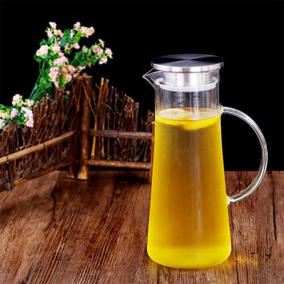 China JH Viable In Stock Glass Water Carafe Borosilicate Iced Tea Glass Pitcher With Stainless Steel Lid for sale