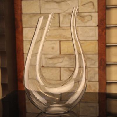 China Harp Shaped Decanter Hand-Blown Modern Crystal U Shaped Decanter Lead Free Glass for sale