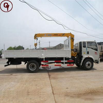 China TRUCK CRANE SINOTRUK 4X2 5 Ton 8ton Telescopic Boom Mini Truck Mounted Crane for sale