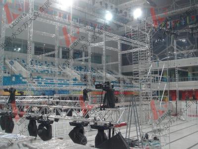 China Portable Stage Roof Truss mit Aluminiumlegierung Design für Ausstellung und Werbung zu verkaufen