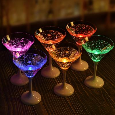 China Liquid Active LED Martini Glass Custom Color Shining Novelty Led Flashing Food Grade Plastic Cups Barware Mojito Martini Cocktail Glass Wine Drinking Glasses for sale