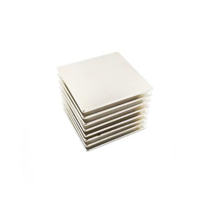 China N50 Quadrat Neodym-Magnet IATF16949 Zertifizierte anpassbare Ausrichtung zu verkaufen