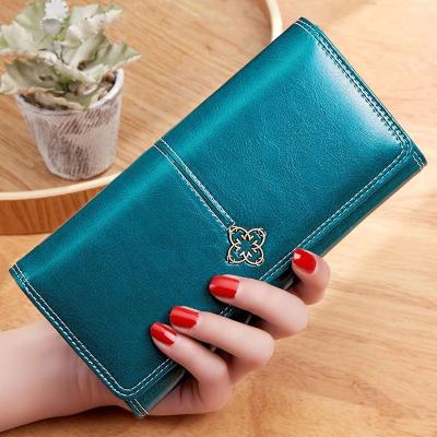 China Waterproof 2021 New Women Long Wallets Oil Lady Border Wholesale Zipper Waterproof Retro Wax Leather Wallet for sale