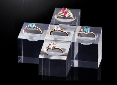 China Transparent Acrylic Display Stands Simple Design For Diamond Rings Displaying for sale