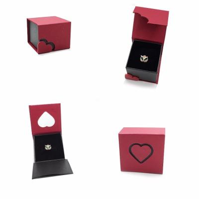 China Fashionable Bespoke Leather Hinged Paper Packaging Boxes For Silver Jewelry Gift for sale