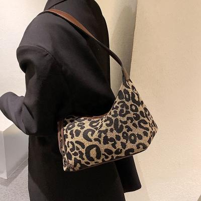 China Lady Factory OEM Animal Leopard Winter Bag Ladies Fur Bag Warm Print Cross - Famous Brand Large Capacity Shoulder Bag Body Bags for sale