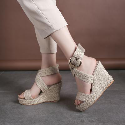 China 2022 Fashion New Fashion Sale Large Size Wedge Sandals Solid Canvas Type High Heel And Tops Women For Yiwu Suka Design Women Flat Sandals The New for sale